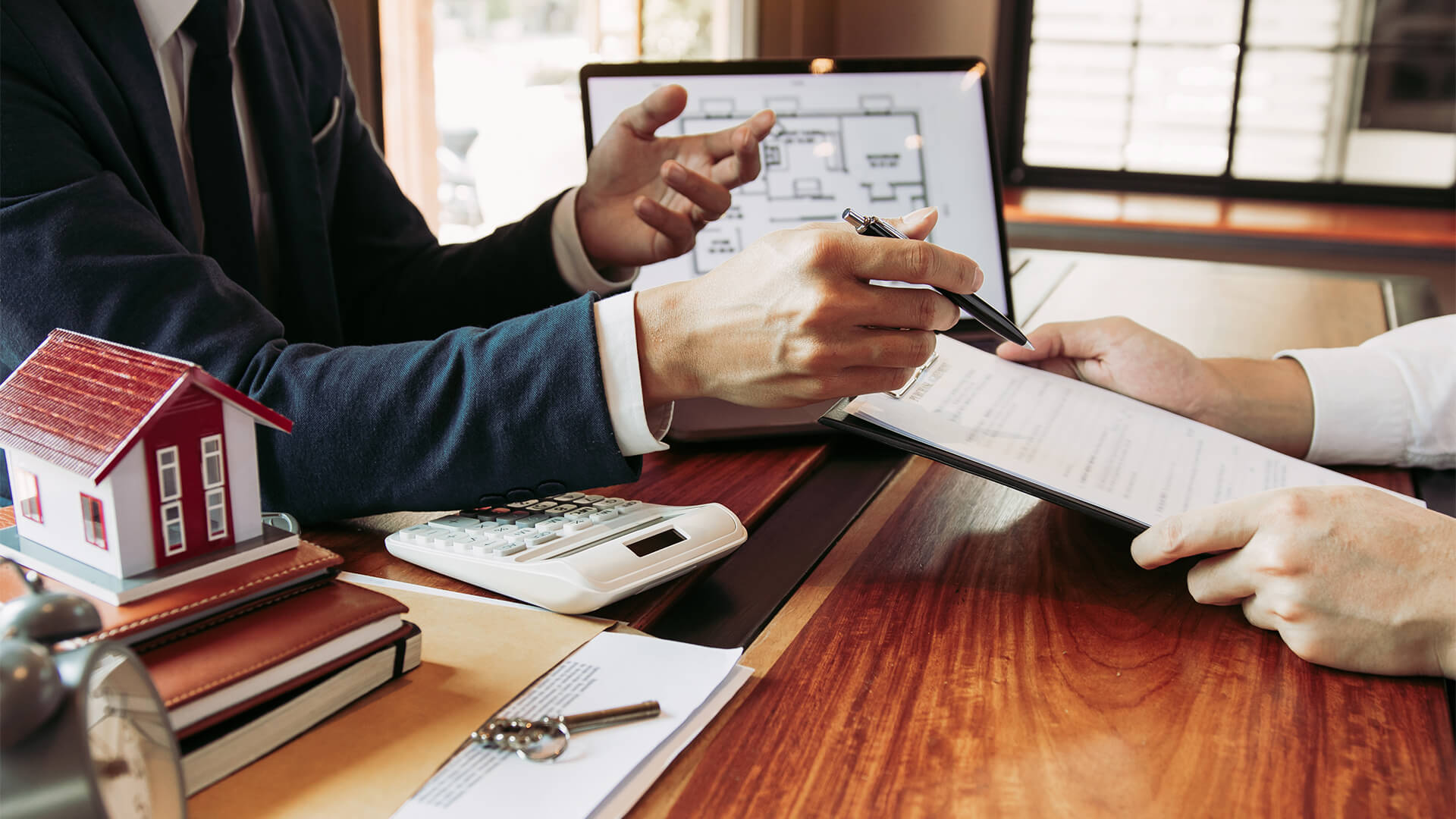 Why Should You Use Property Lawyers For Buying House