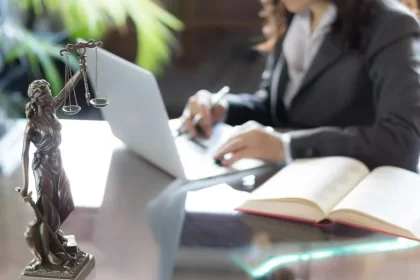 divorce lawyer